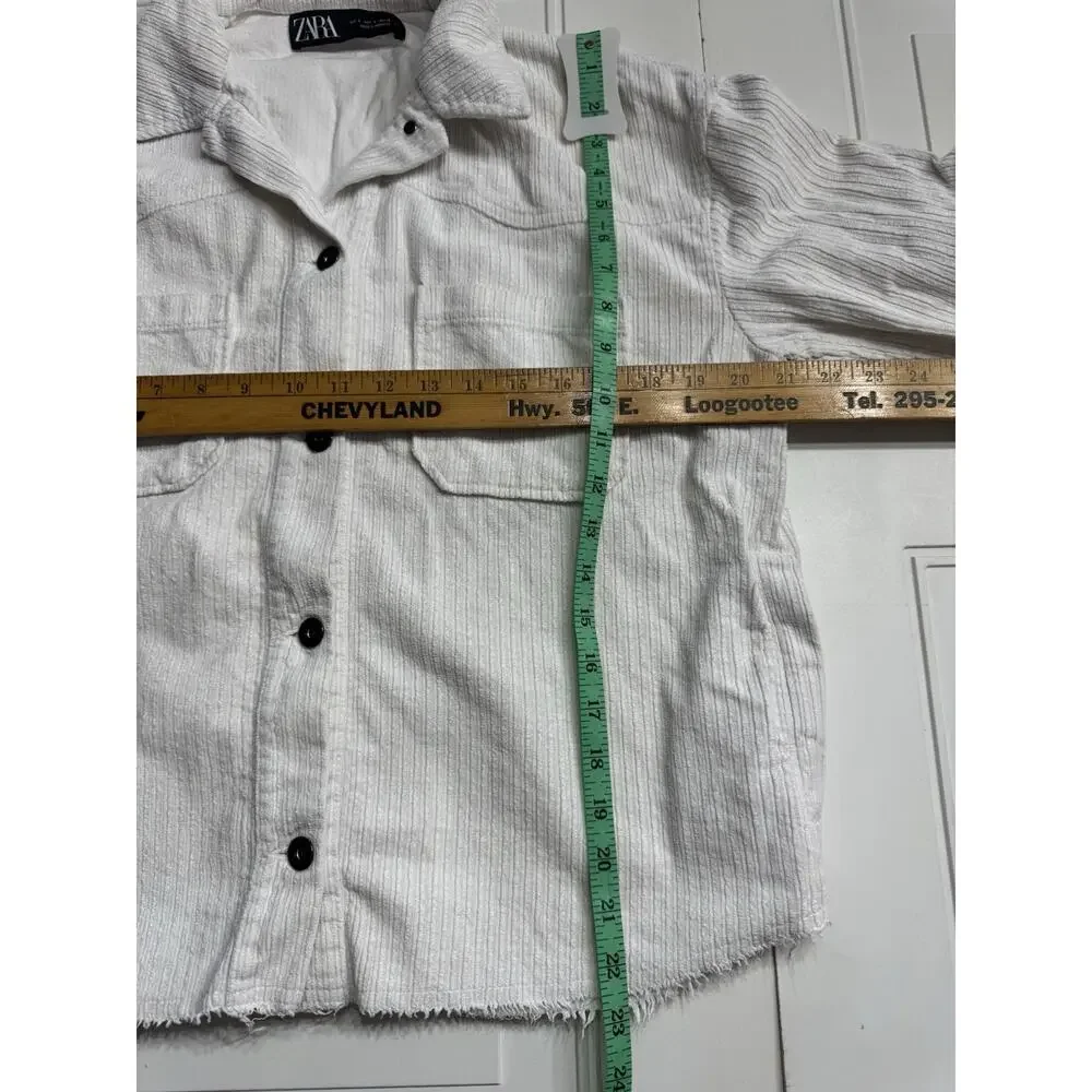 Zara Shacket Jacket Womens Small White Corduroy Raw Hem Long Sleeve Button Down